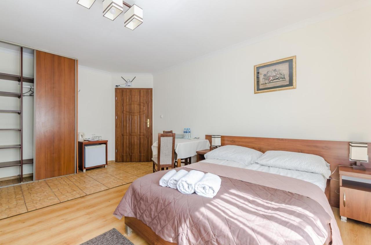 Ramzes Bed and Breakfast Ustka Exteriör bild