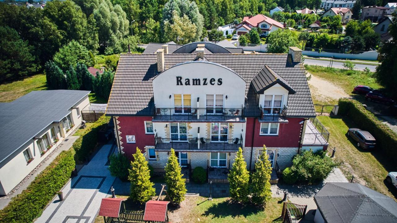 Ramzes Bed and Breakfast Ustka Exteriör bild